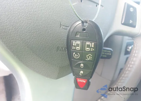 2009 Chrysler Town & Country Touring из США, поврежденный, VIN 2A8HR54X39R581552